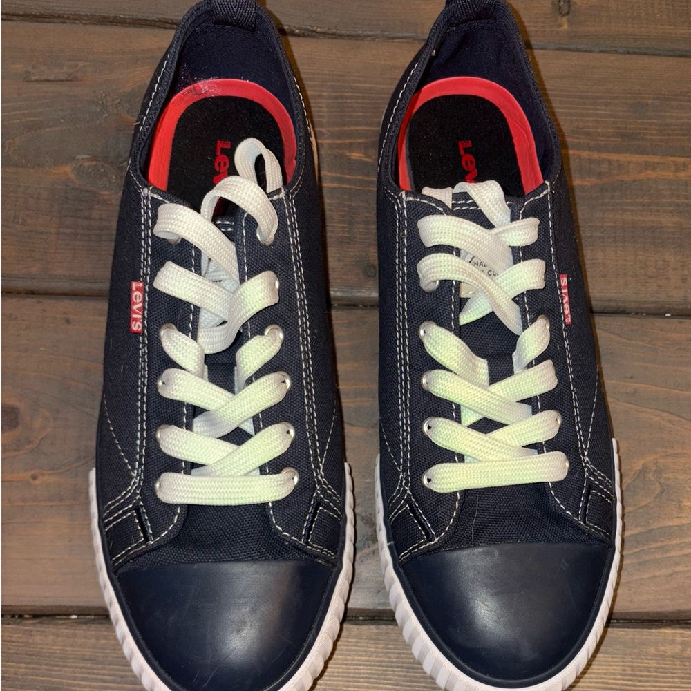 Levi's Women's Anika C CVS casual lace-up in blue canvas. Size 9
